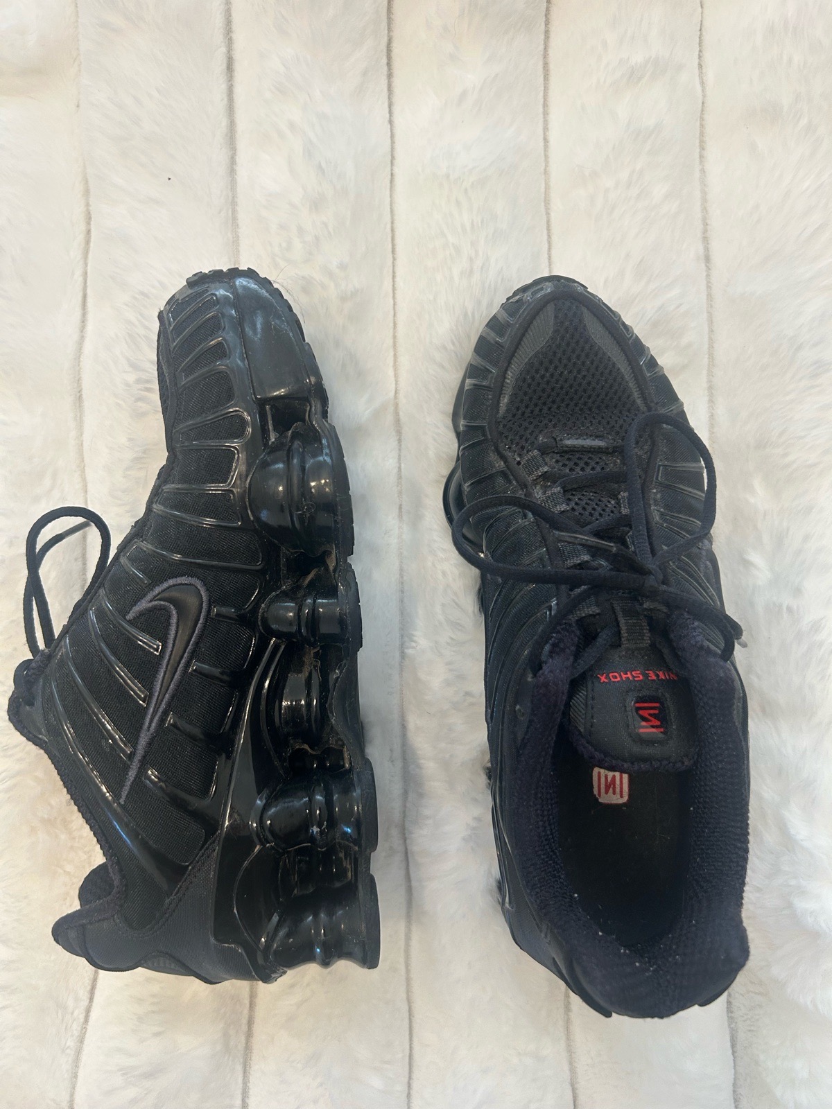 TRIPLE black nike shox
