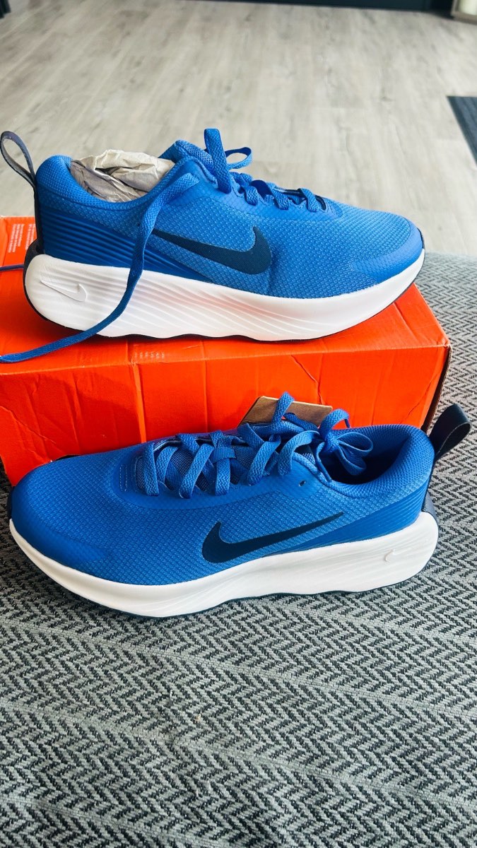 Nike Promina trainers BNWT Size 6