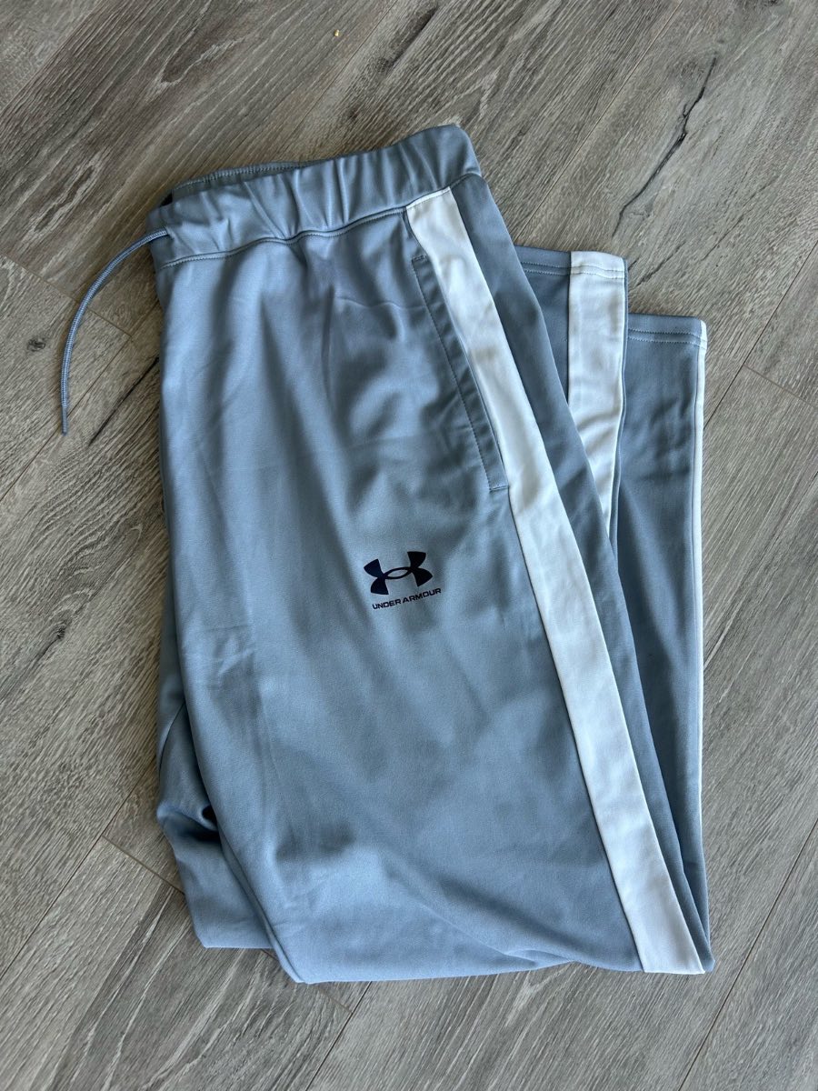 Under Armour tracksuit bottoms Size XL