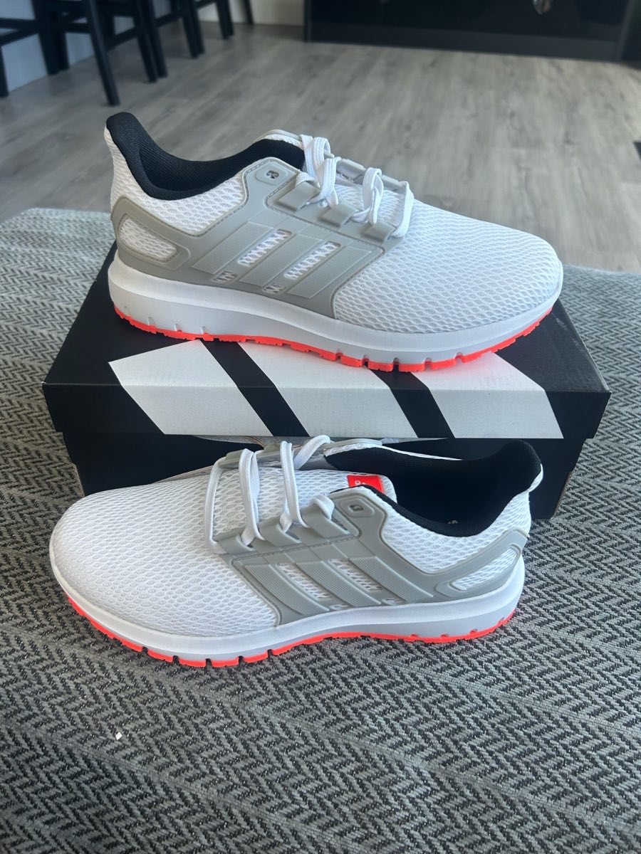 Adidas Ultimashow BNWT Size 6.5
