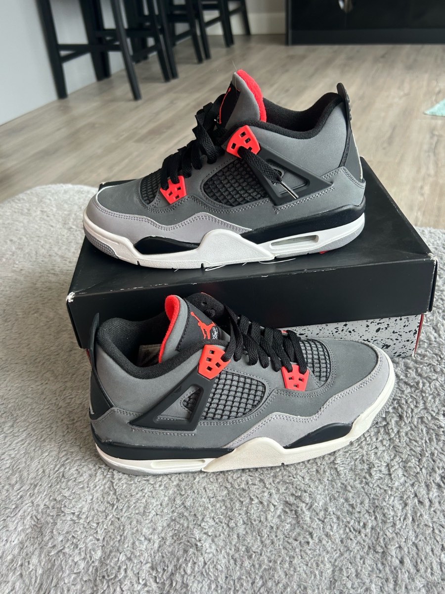 Nike Jordan 4s ‘Infared’Size 6
