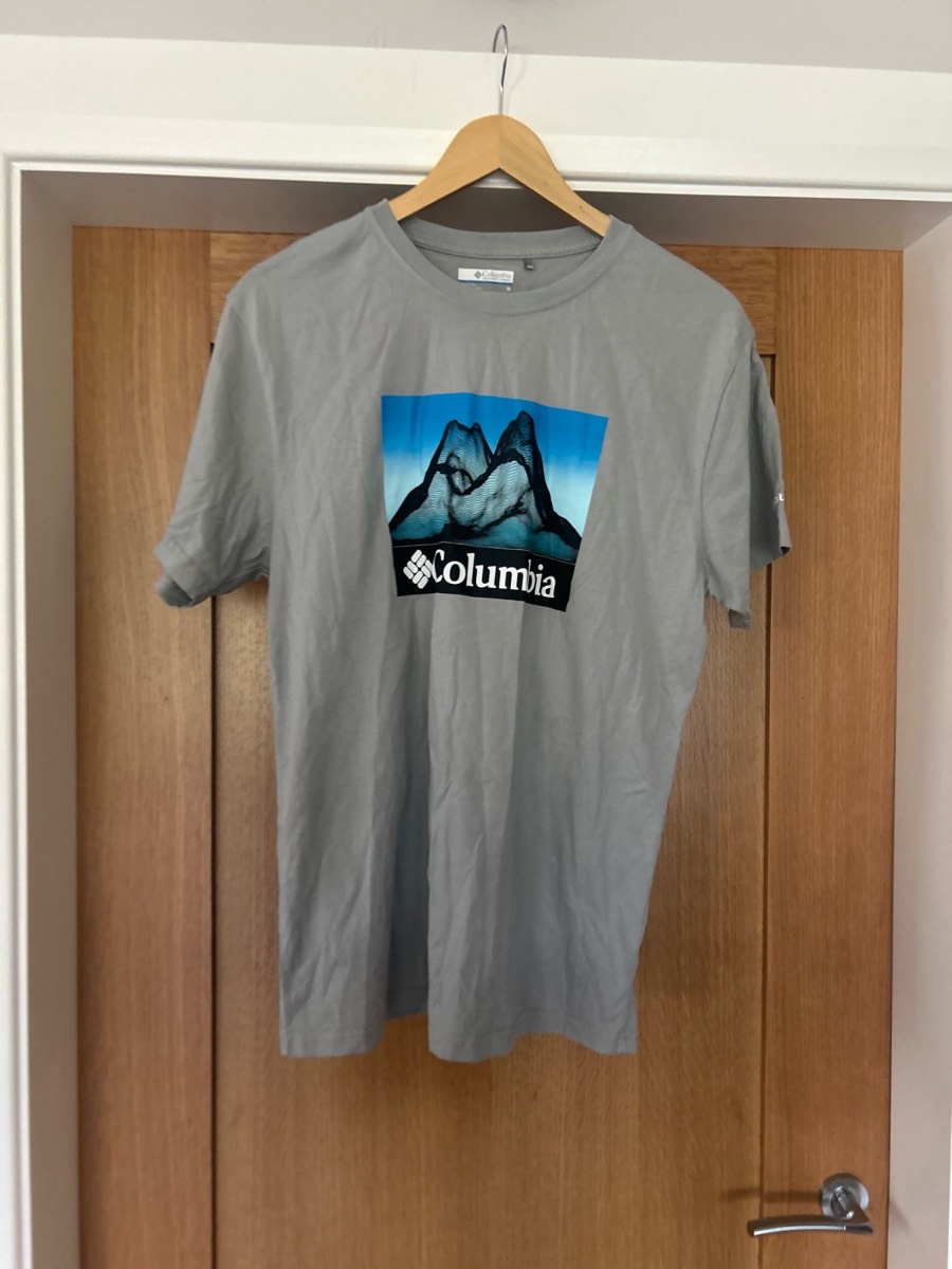 Columbia t shirt size Medium