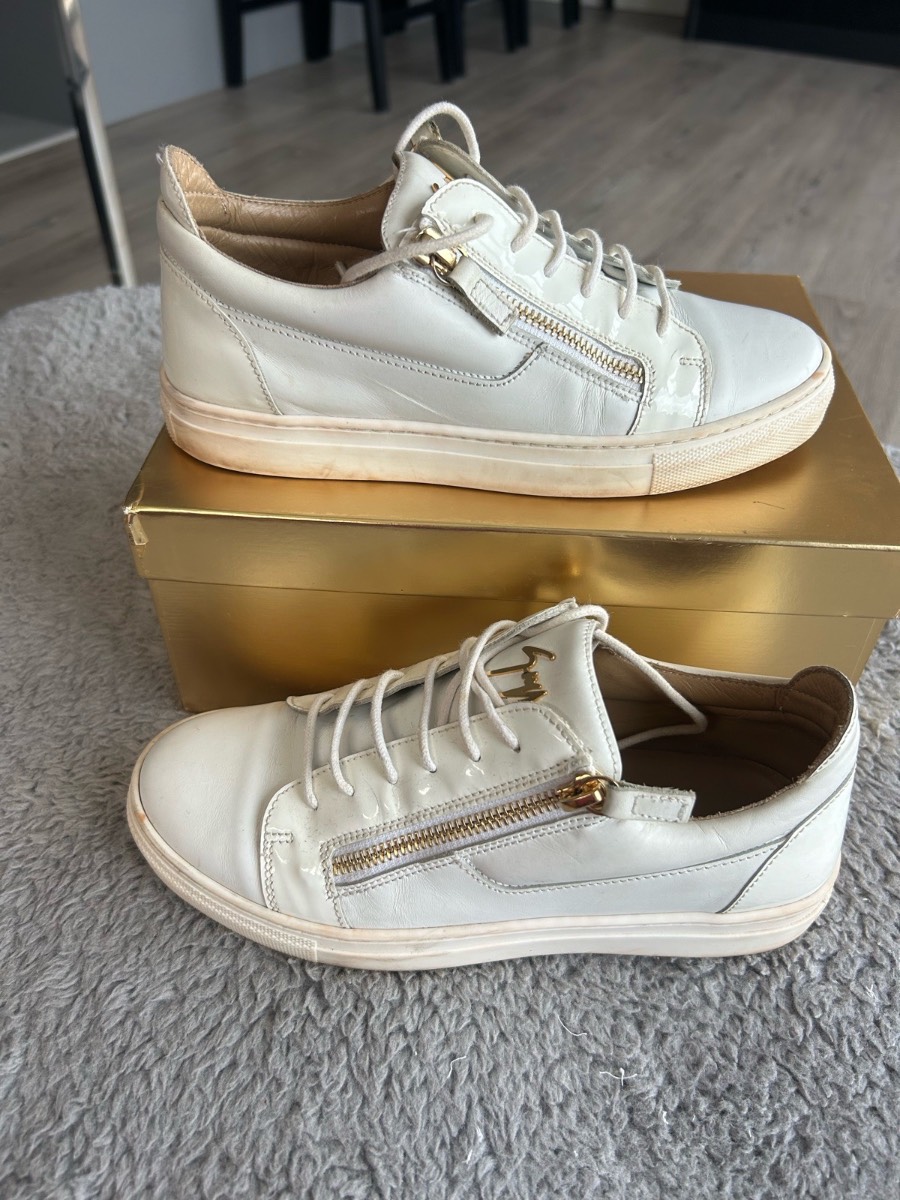 Giuseppe Jnr trainers Size eu35 uk2