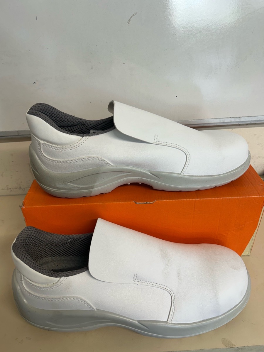 Base safety shoe BNWB Size 11.5
