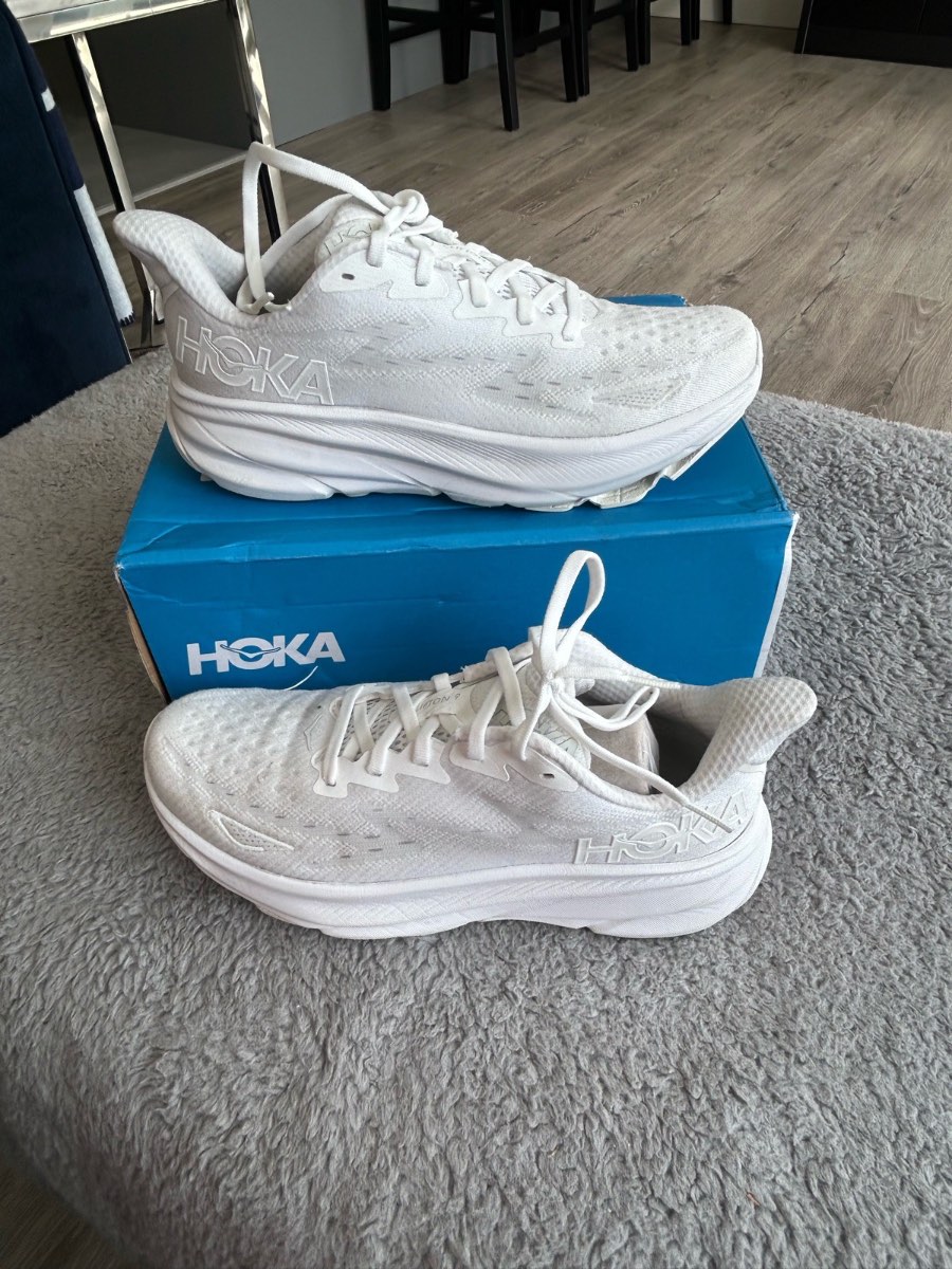 Hoka Clifton 9s size 6.5