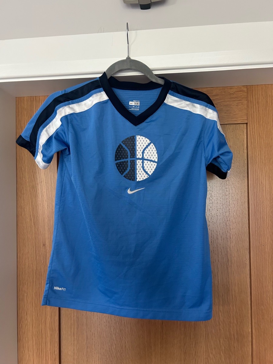 Nike tee shirt size Small