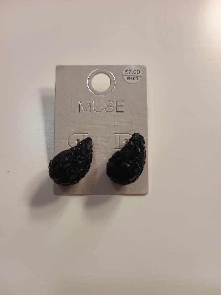 Muse rhinestones black tear drop earrings