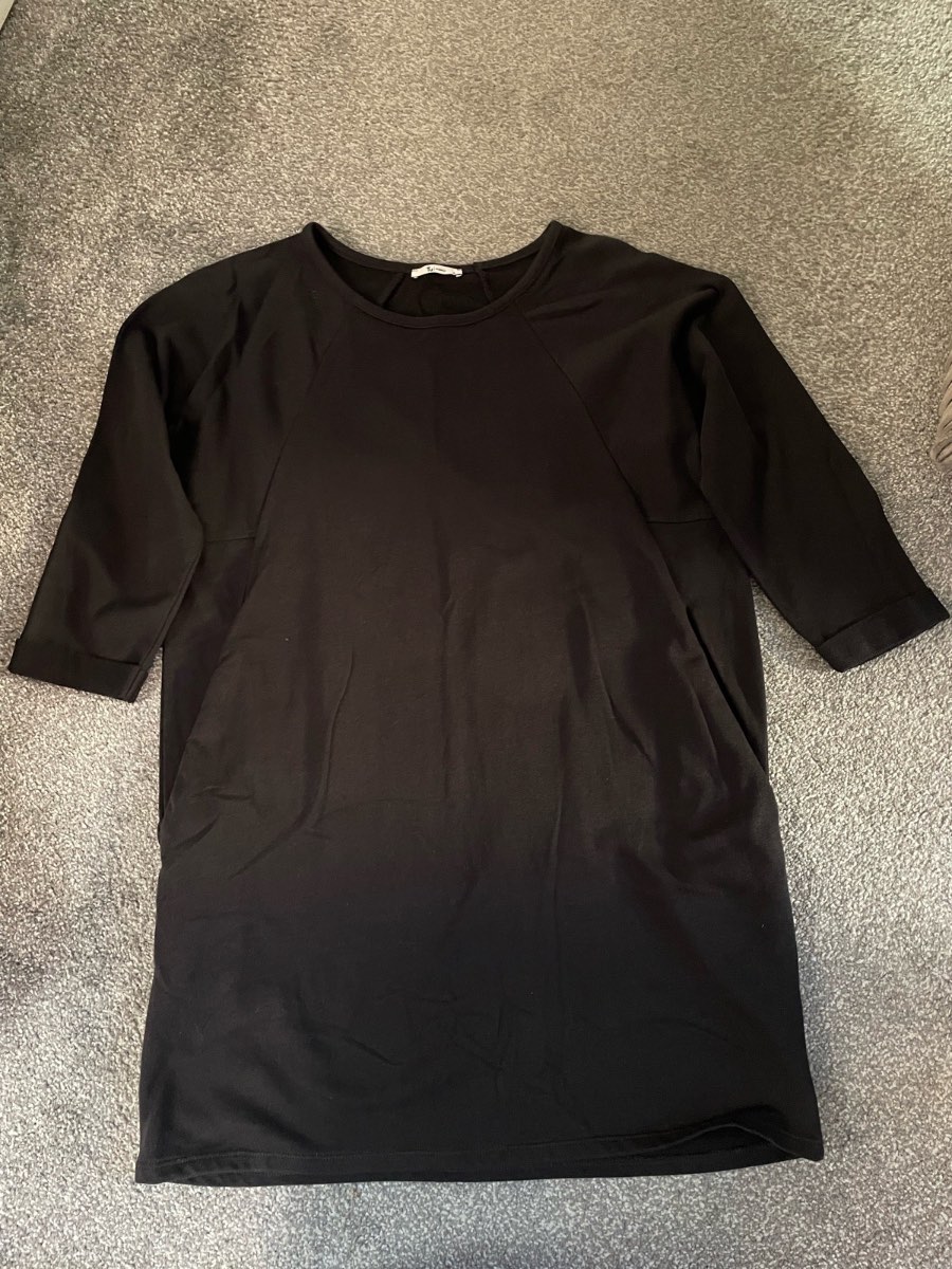 Ladies black jumper