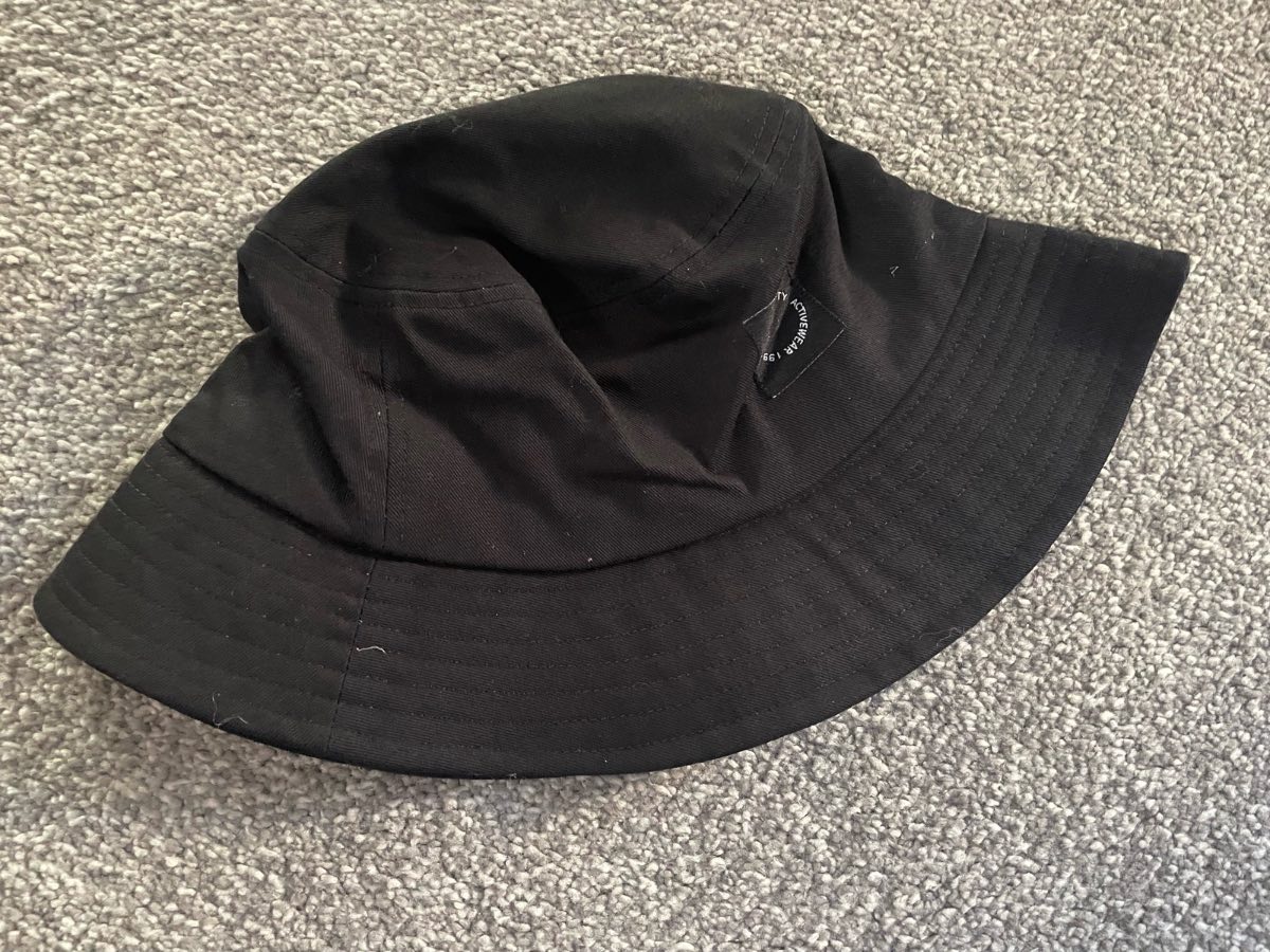 Black bucket hat
