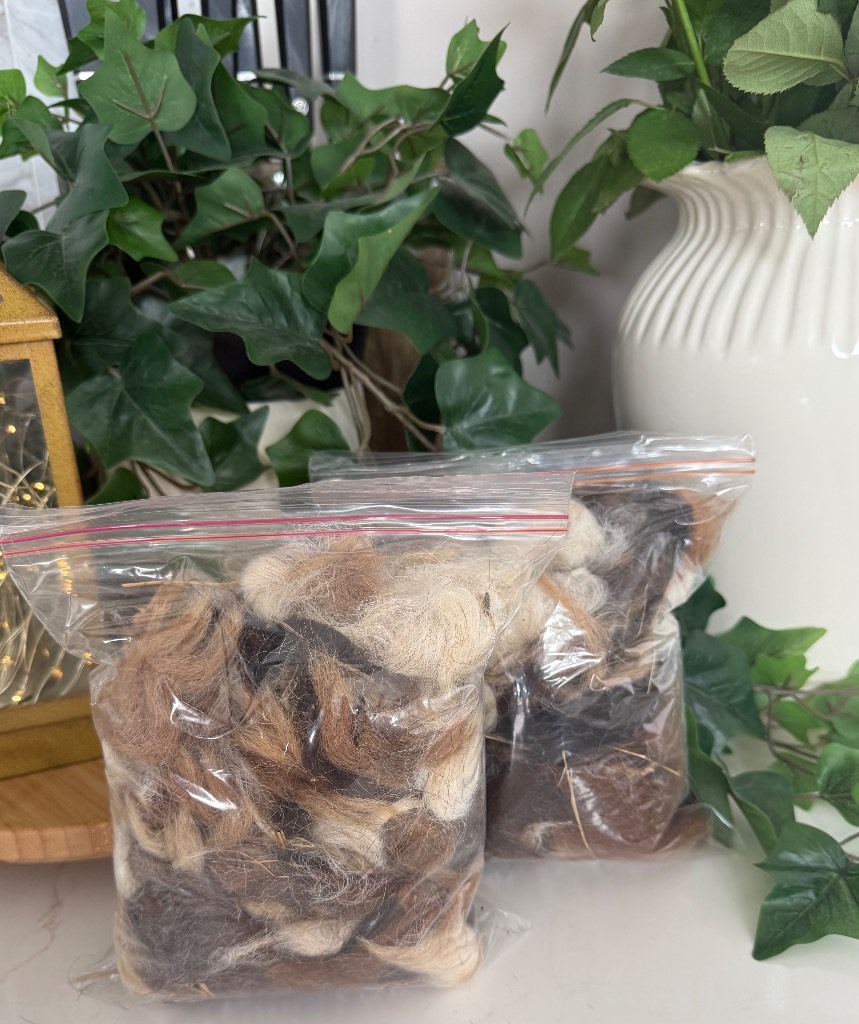 Alpaca fleece 🦙 bird nesting material 💯 natural and unwashed 200g