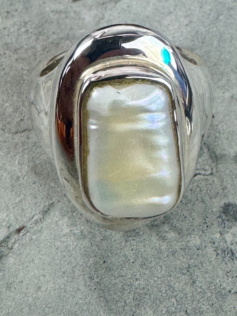 Ring Rectangular Freshwater Pear set in 925 Silver Size M