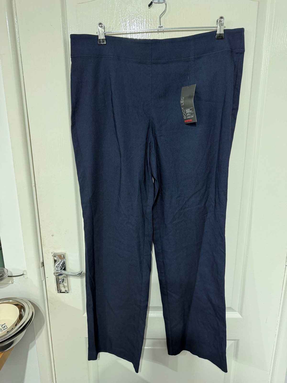 Avenue trousers size 14AV Women’s navy Blue Bootleg Trousers Super Stretch Pull-On