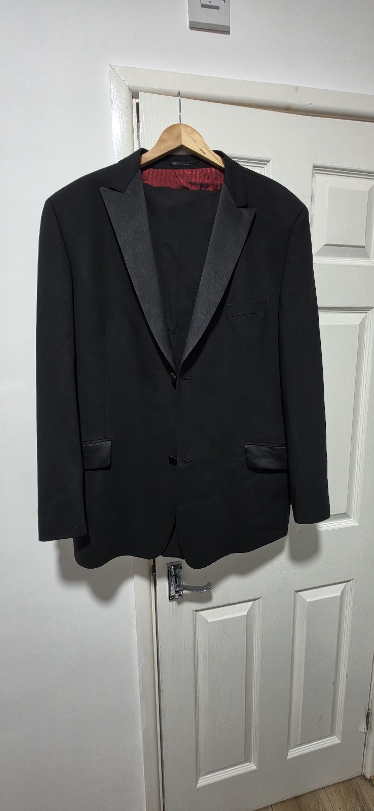 Ben Sherman Black 2-Piece Suit – 48 Chest / 42 Waist – Excellent Condition
