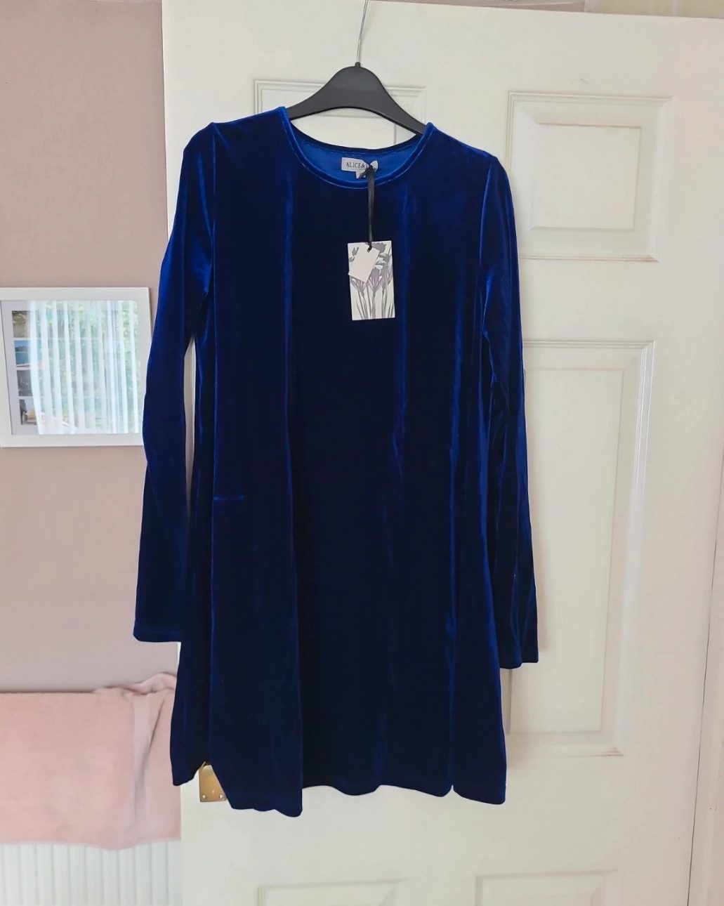 Womens size 16 blue velvet feel long sleeve dress