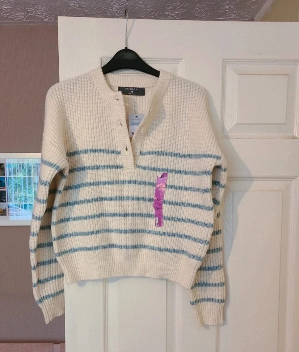 Womens size XS cream and blue stripe half button down knitted long sleeve jumper