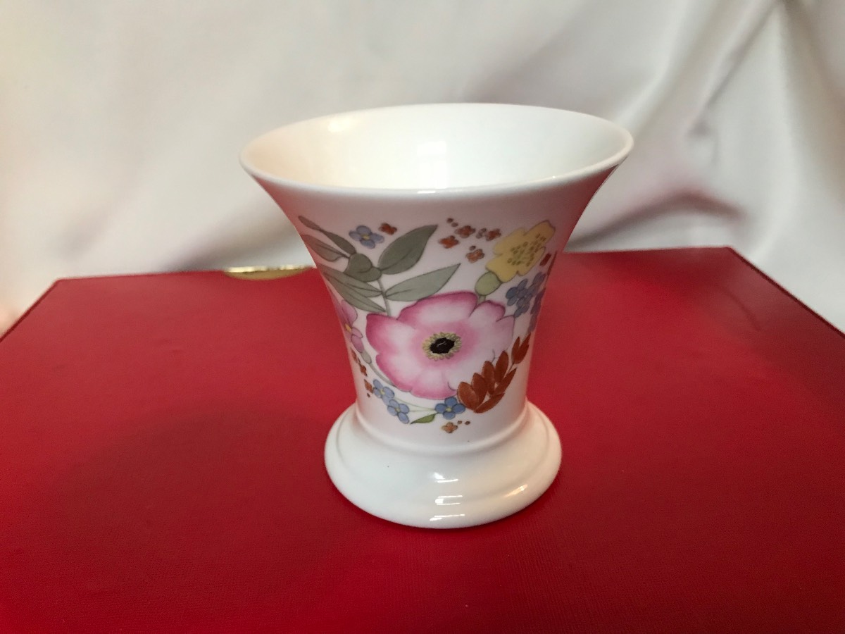 Wedgwood Meadow Sweet Posy Vase