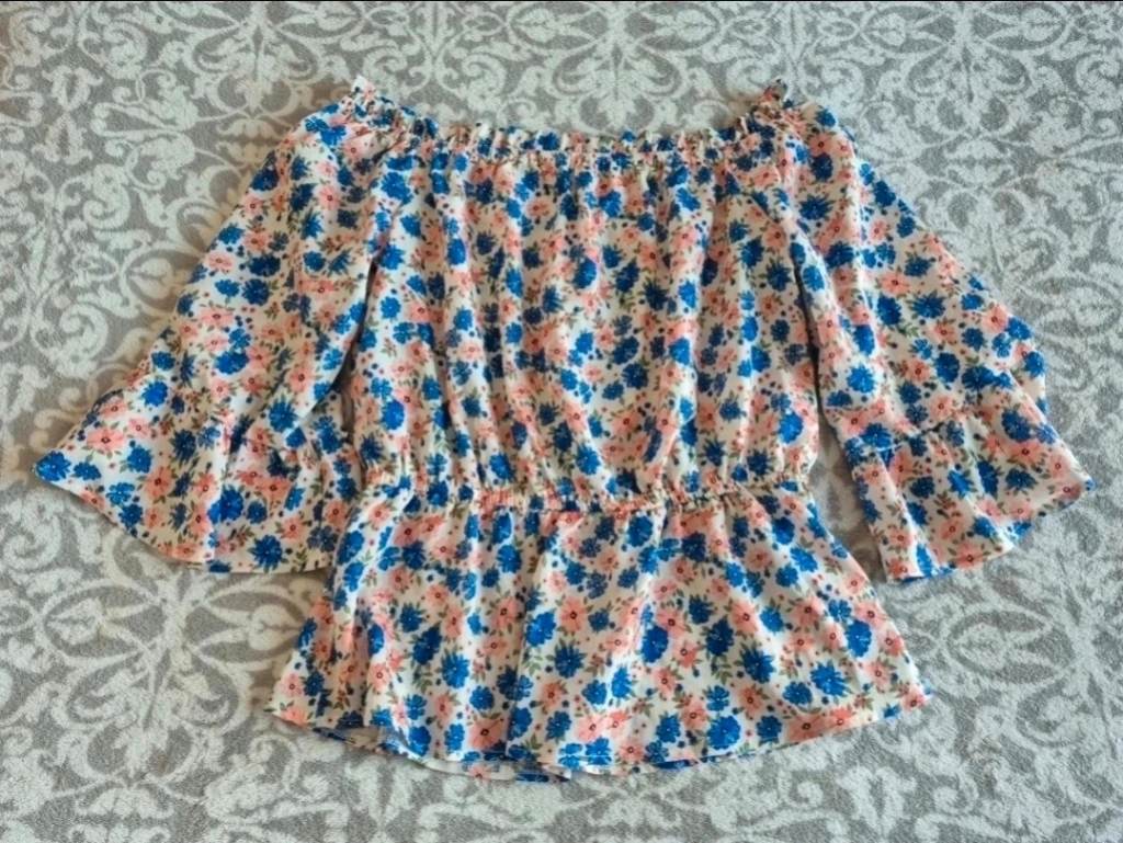 Off the shoulder floral top size 14