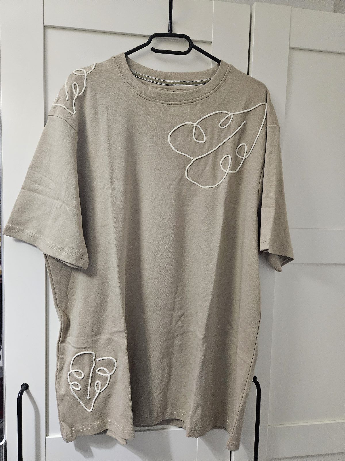 Threadbare men's T-shirt size Large in colour Stone