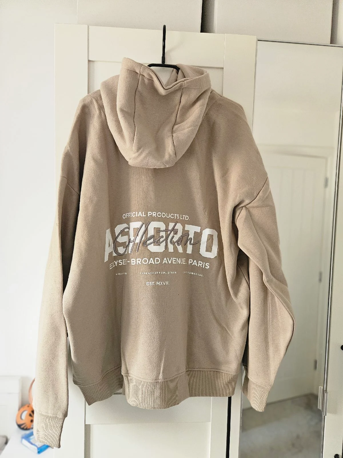 Threadbare men's hoodie in Beige size Large