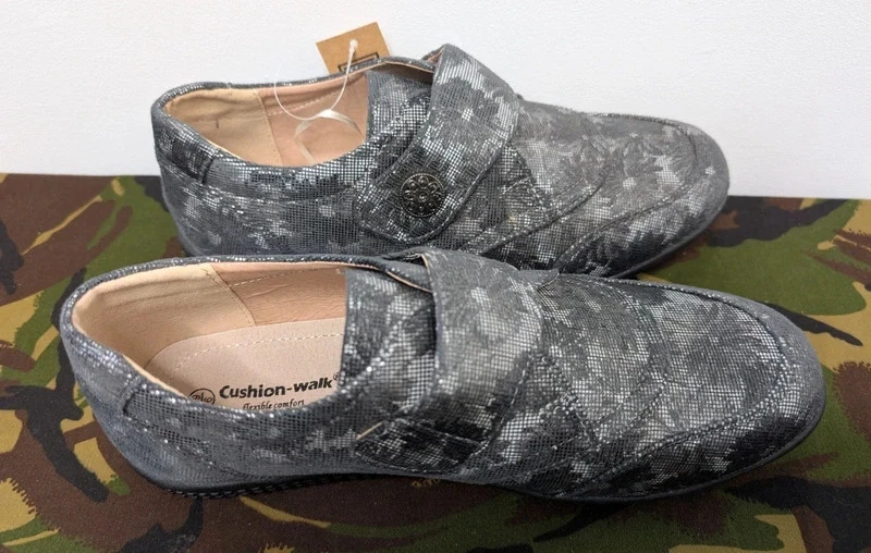 Men's Cushion walk. Flexible. Comfortable shoes size 6 UK