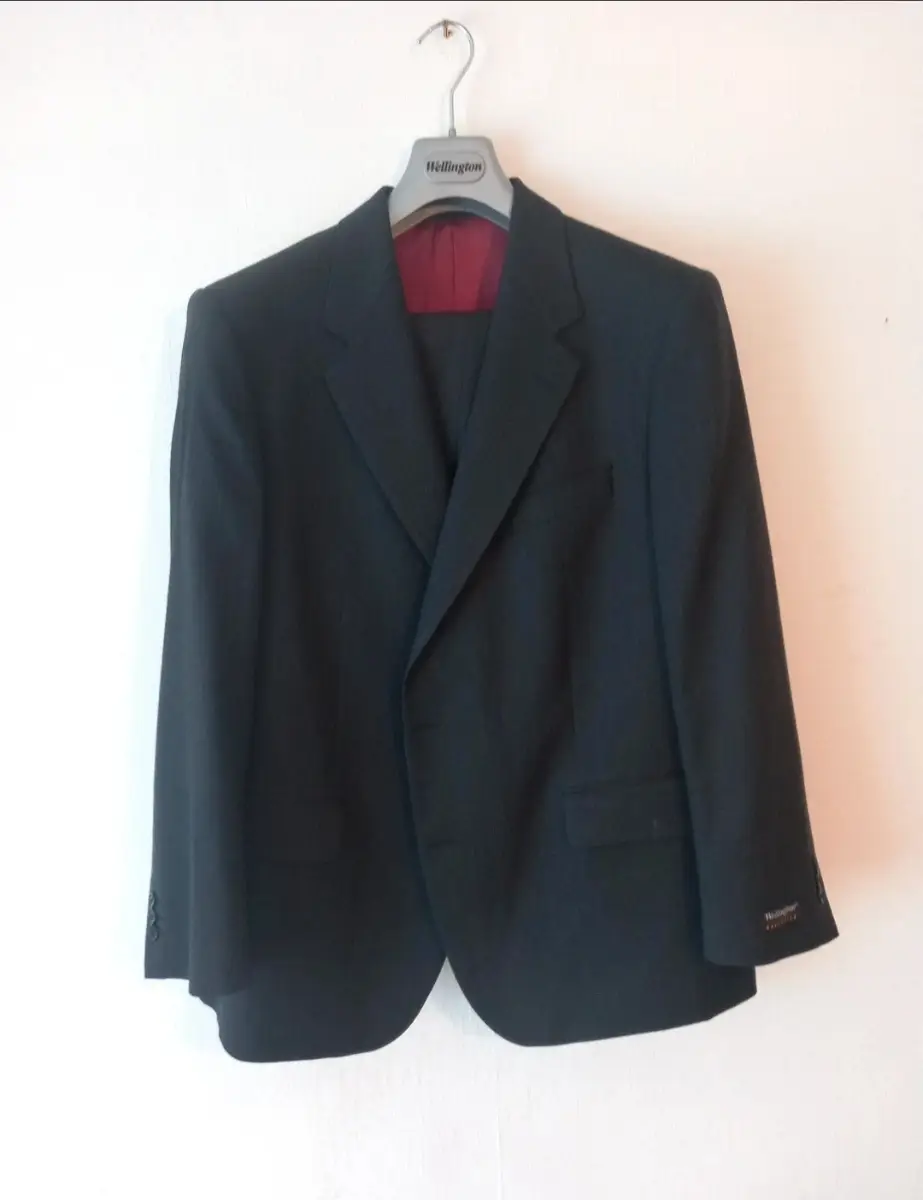 Wellington men's suit blazer and trousers size 46"