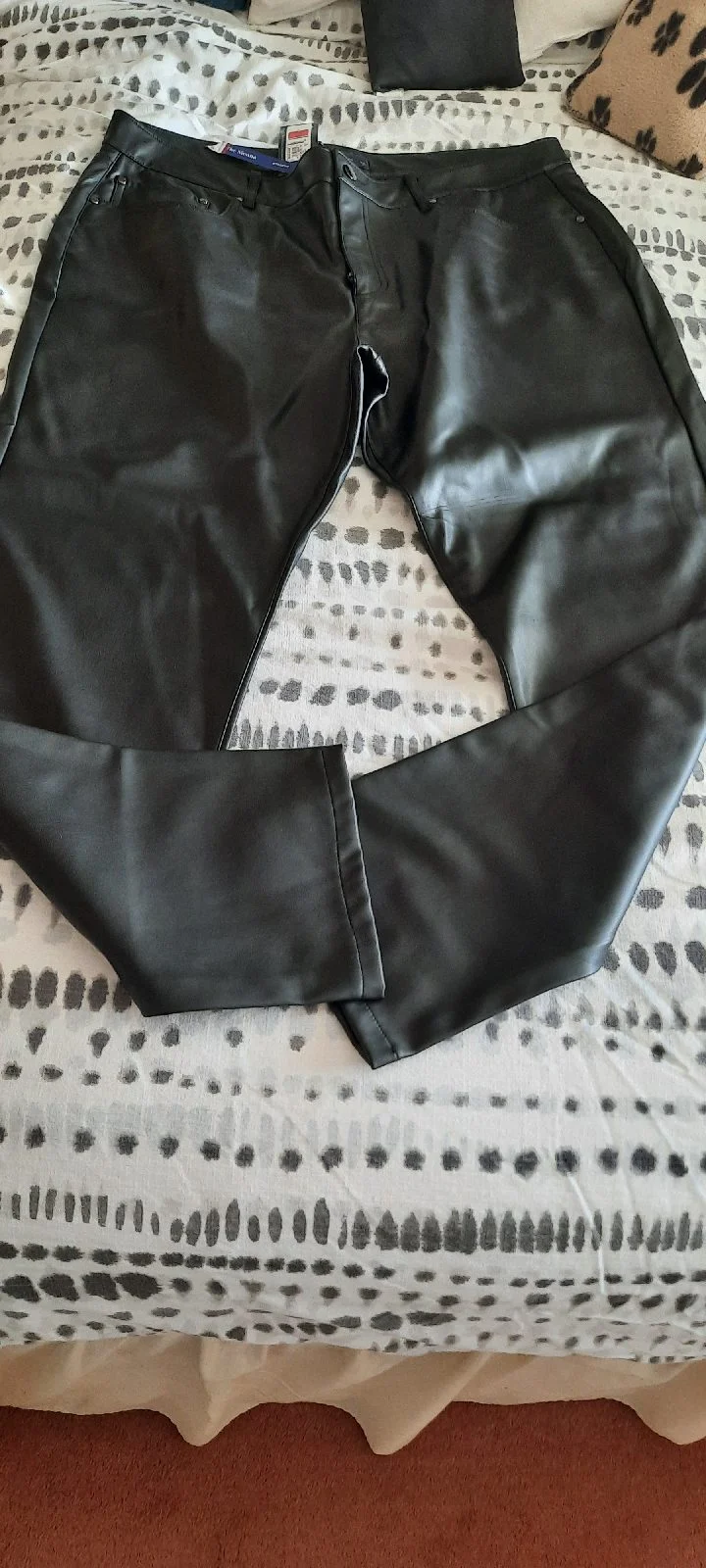 BNWT M&S faux leather black jeans size 18 regular