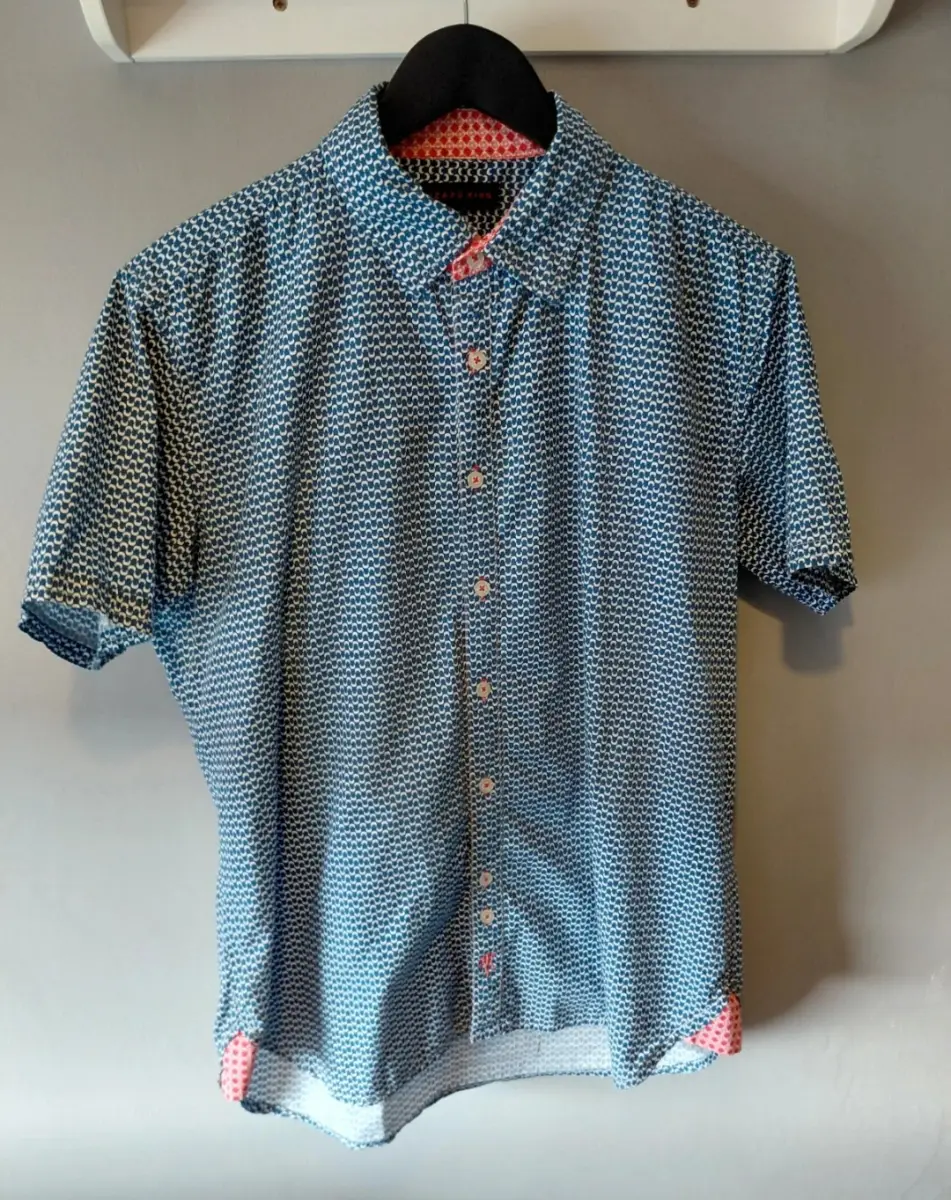 Lizard king shirt Mens cotton size large short sleeve shirt red blue quirky