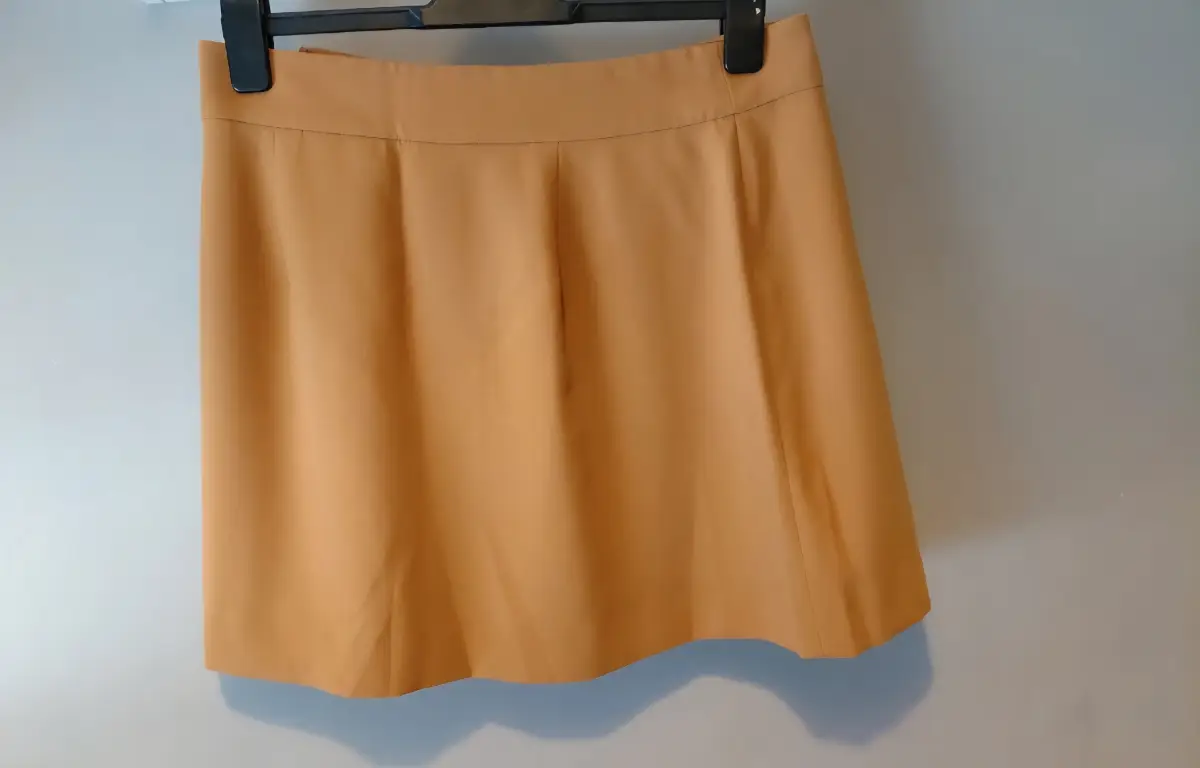 Pleated mini skirt  new tan Crepe teddy rrp £85 bnwt flippy polyester size 16 Boden