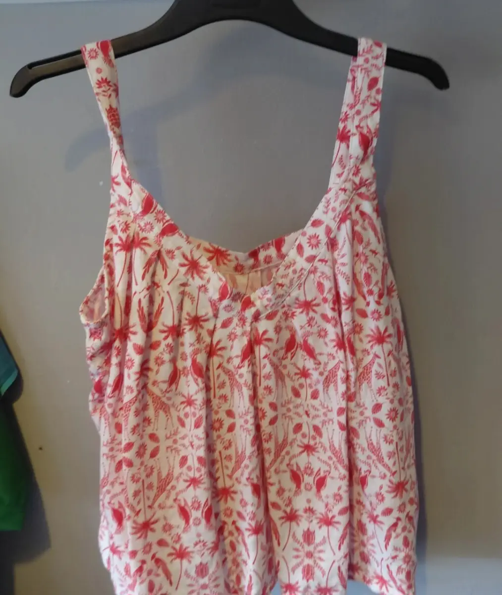 Size xs ladies  vest m&s linen and viscose  giraffe safari print