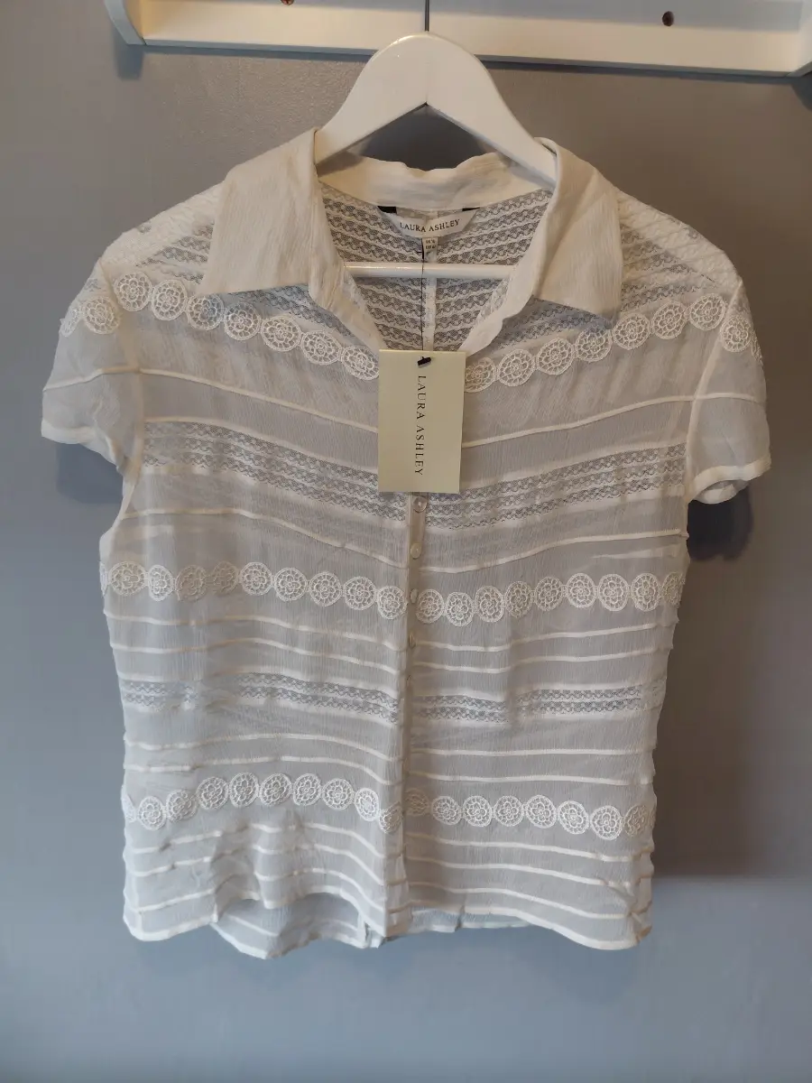Cream Laura Ashley uk 16  rrp £60  100% silk sheer shirt lace  patterned