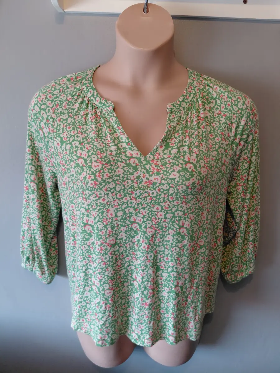 Xs 8-10 part two copenhagen floral top Greenbriar Leo Print
