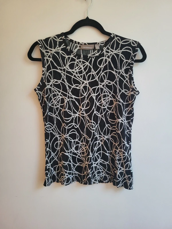 Croft & barrow sleeveless black and white top