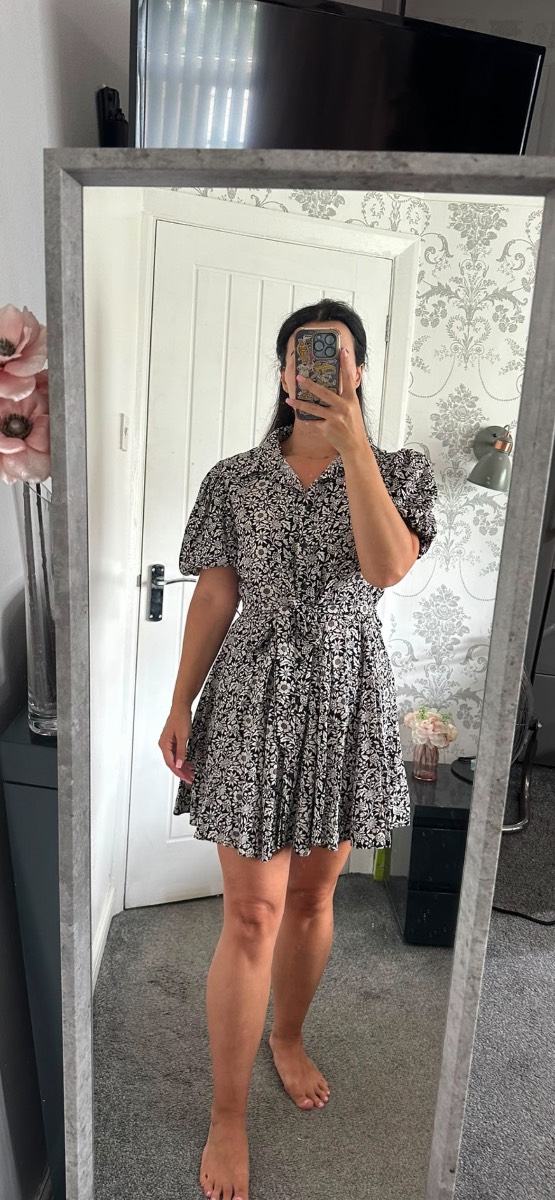 New Look Black & White Floral Mini Dress – Label Size 14 (Fits More Like 10–12)