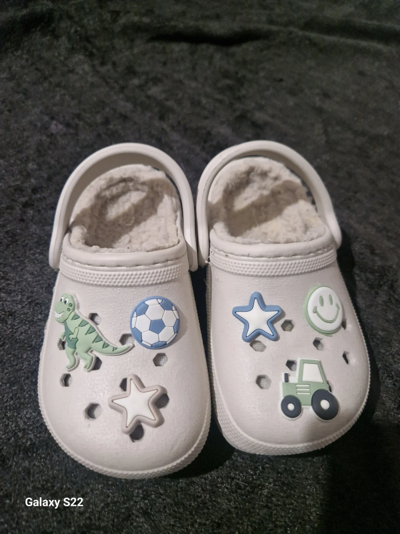Boys Toddler Size 7 Originals light grey croc style clogs with decorative charms, VGC