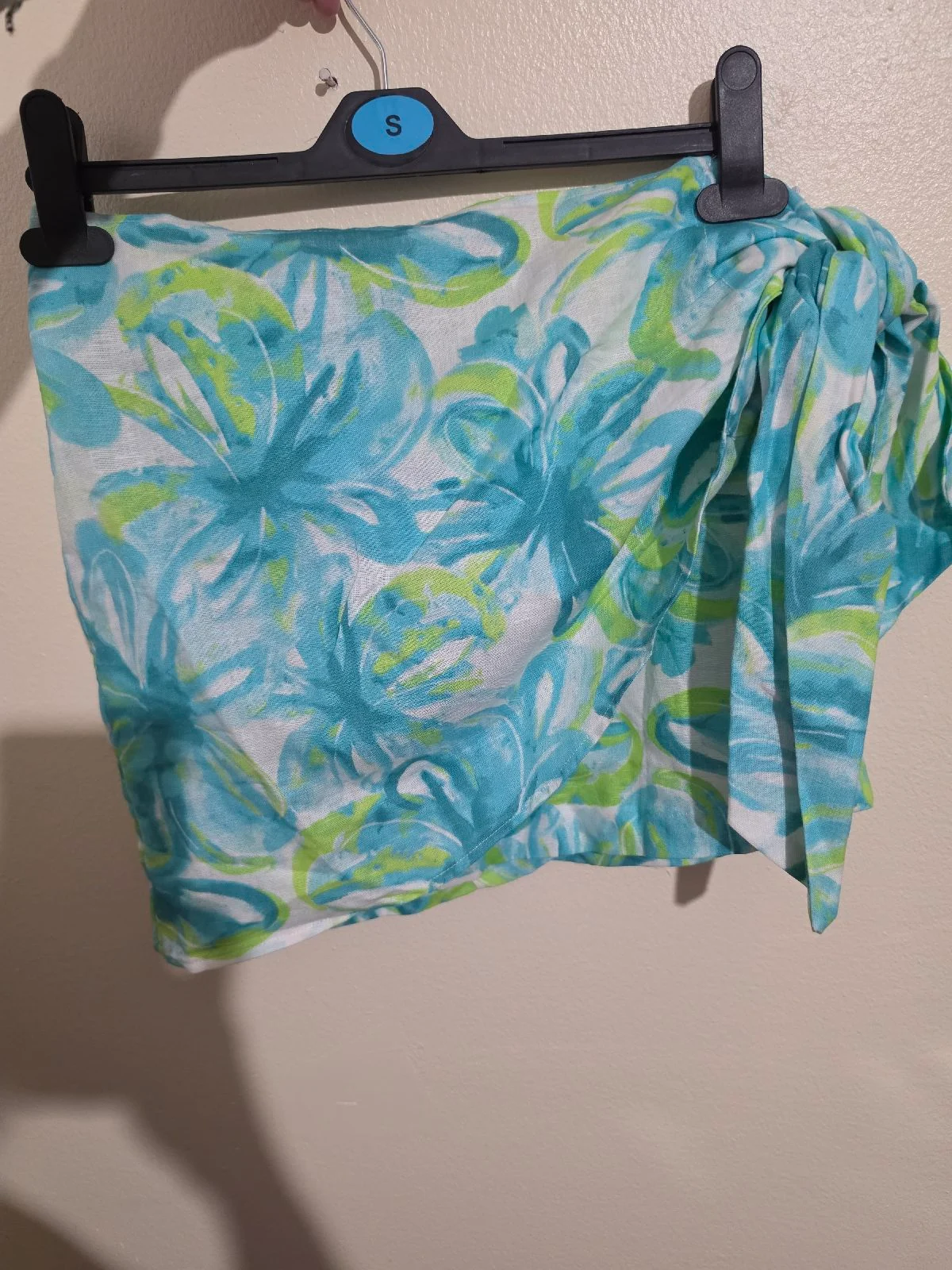 B7. Womens size small Zara turquoise floral linen blend mini skirt, NWT