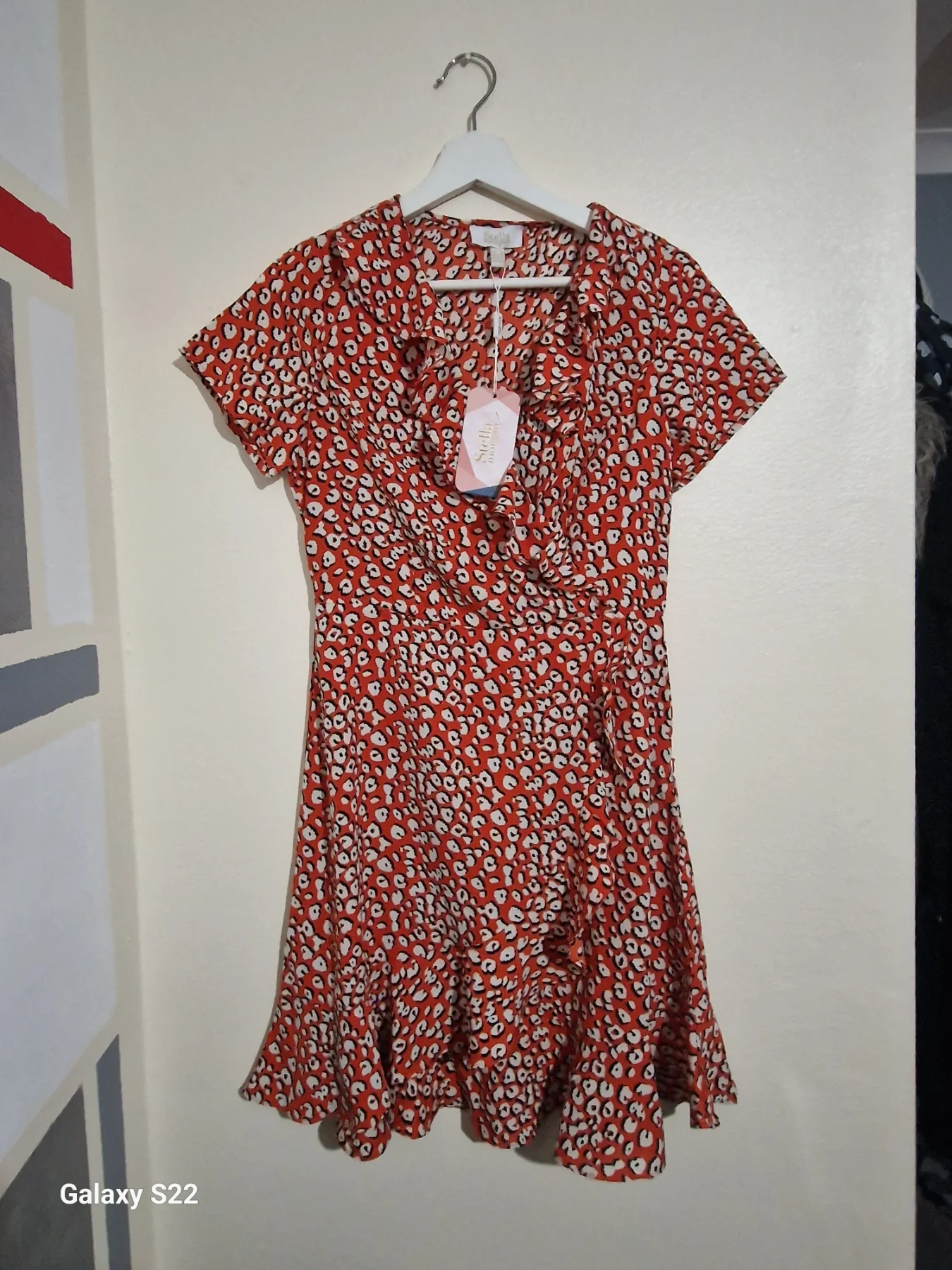 R. Womens size 8 Stella Morgan red animal print short sleeved frilly wrap dress, NWT