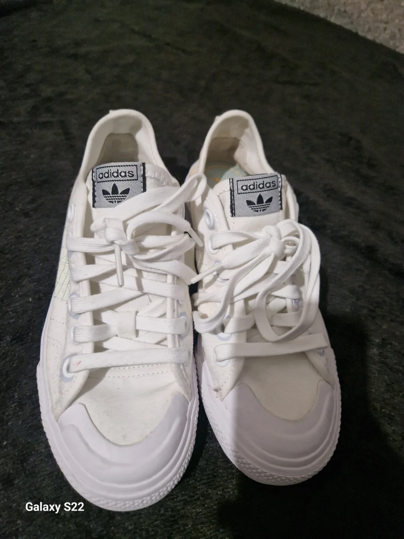 Womens size 3.5 Adidas white canvas shoes, embroidered logo, flower print, NWOT