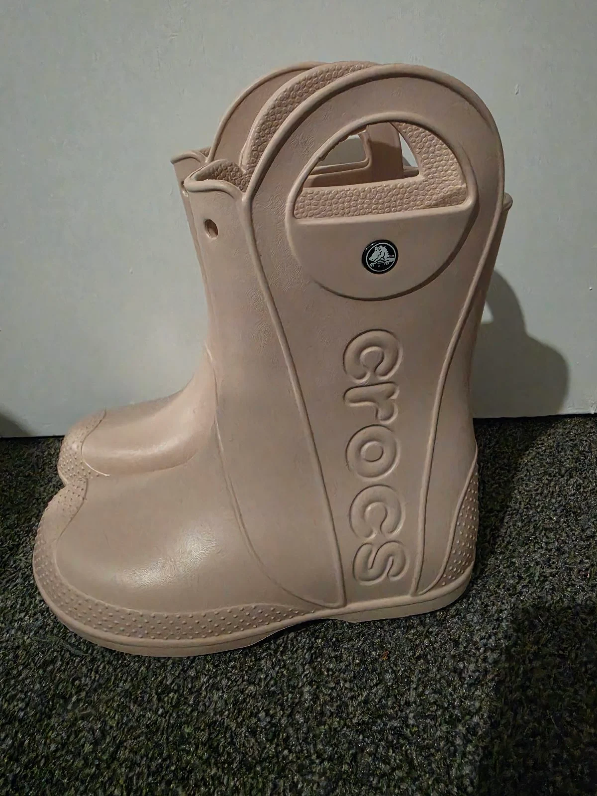 Womens size 3 Crocs light pink wellies, VGC