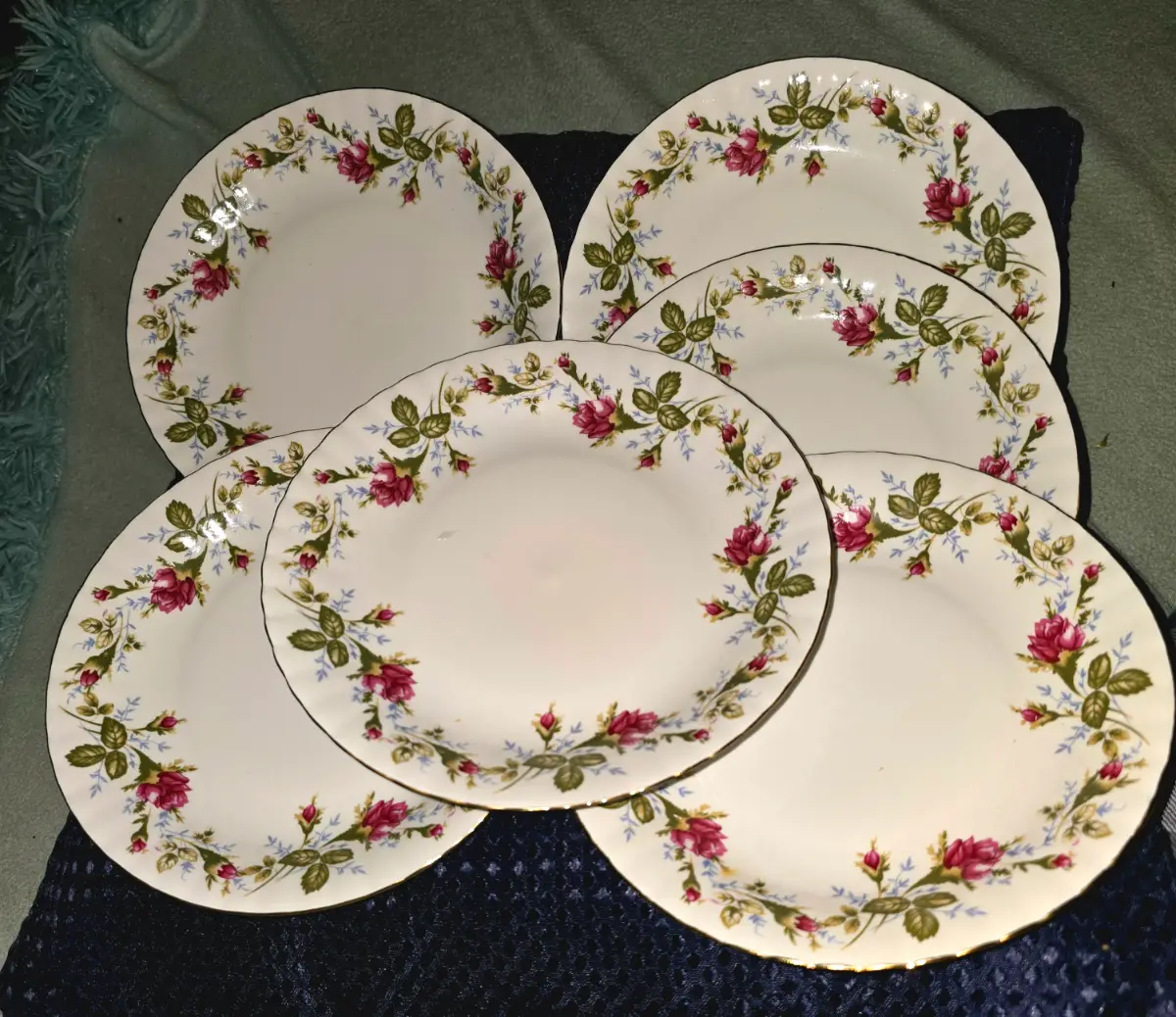 Chodziez Set of 6 x 8" decorative floral plates (see other items for matching items)