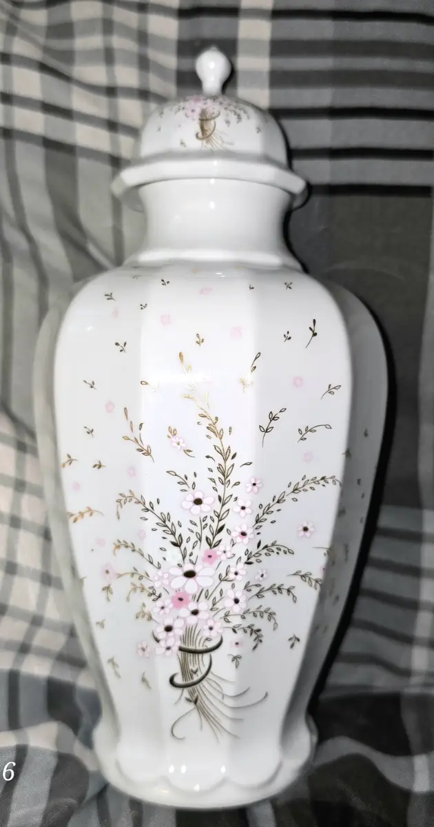 Menorca pretty Lidded urn style ginger jar with delicate pattern