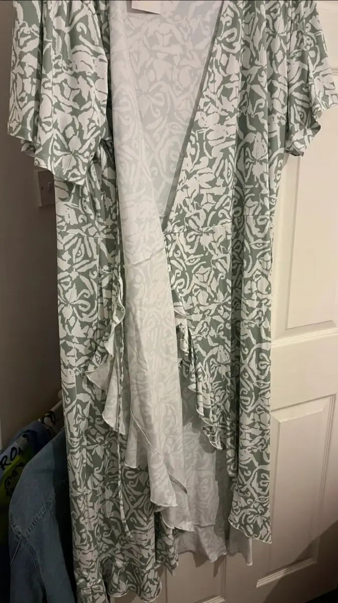 BNWT Stacy Solomen Curve Wrap Dress or Over Jacket Plus Size 28
