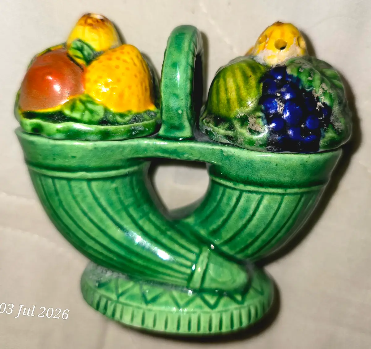 Very pretty salt and pepper ceramic painted set