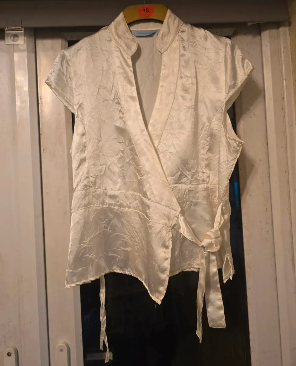 Ladies Satin Look Ivory Wrap Short Sleeved Blouse Size 16