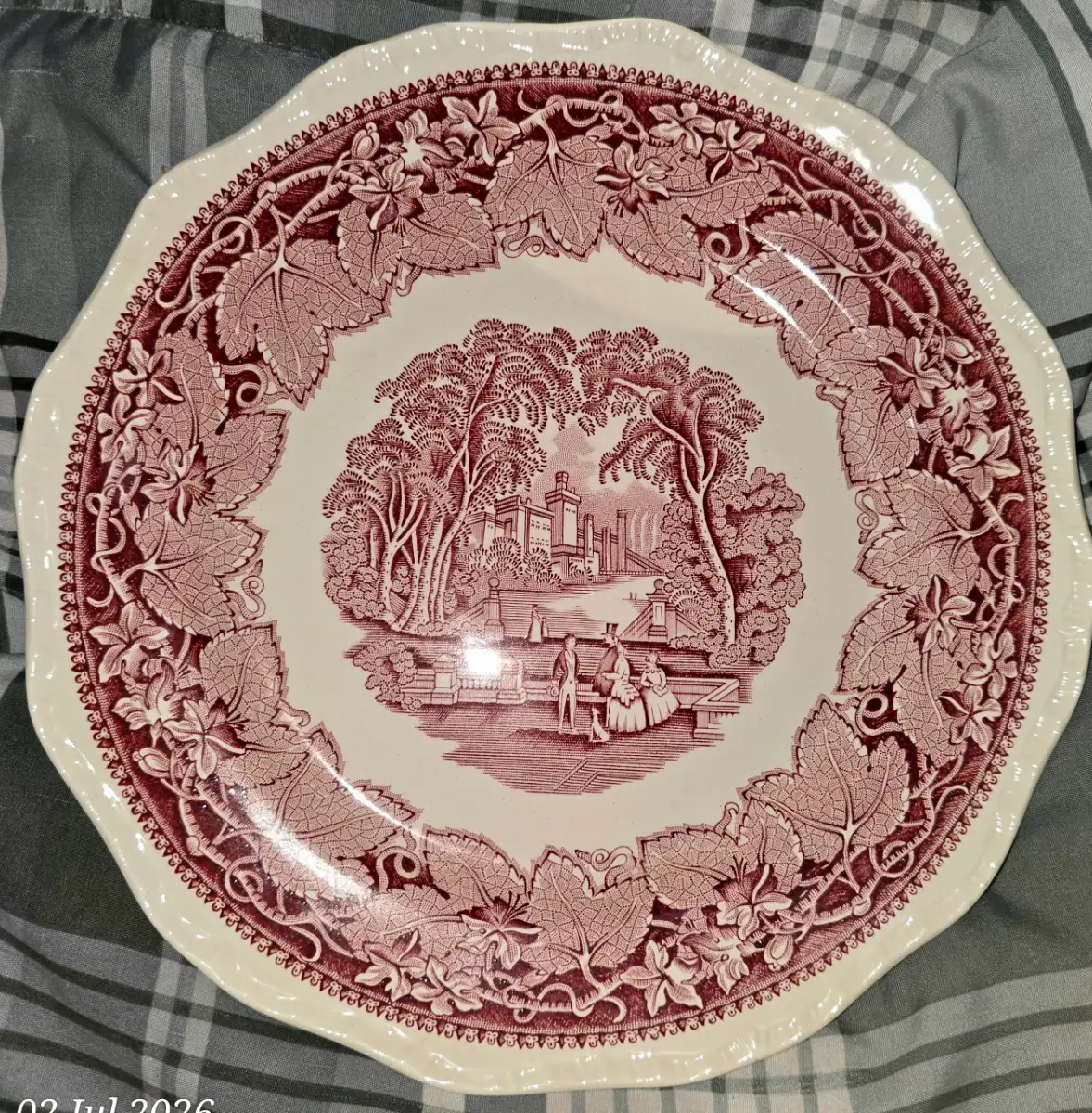 Mason's ironstone 'Vista' 11" collectors plate red/pink