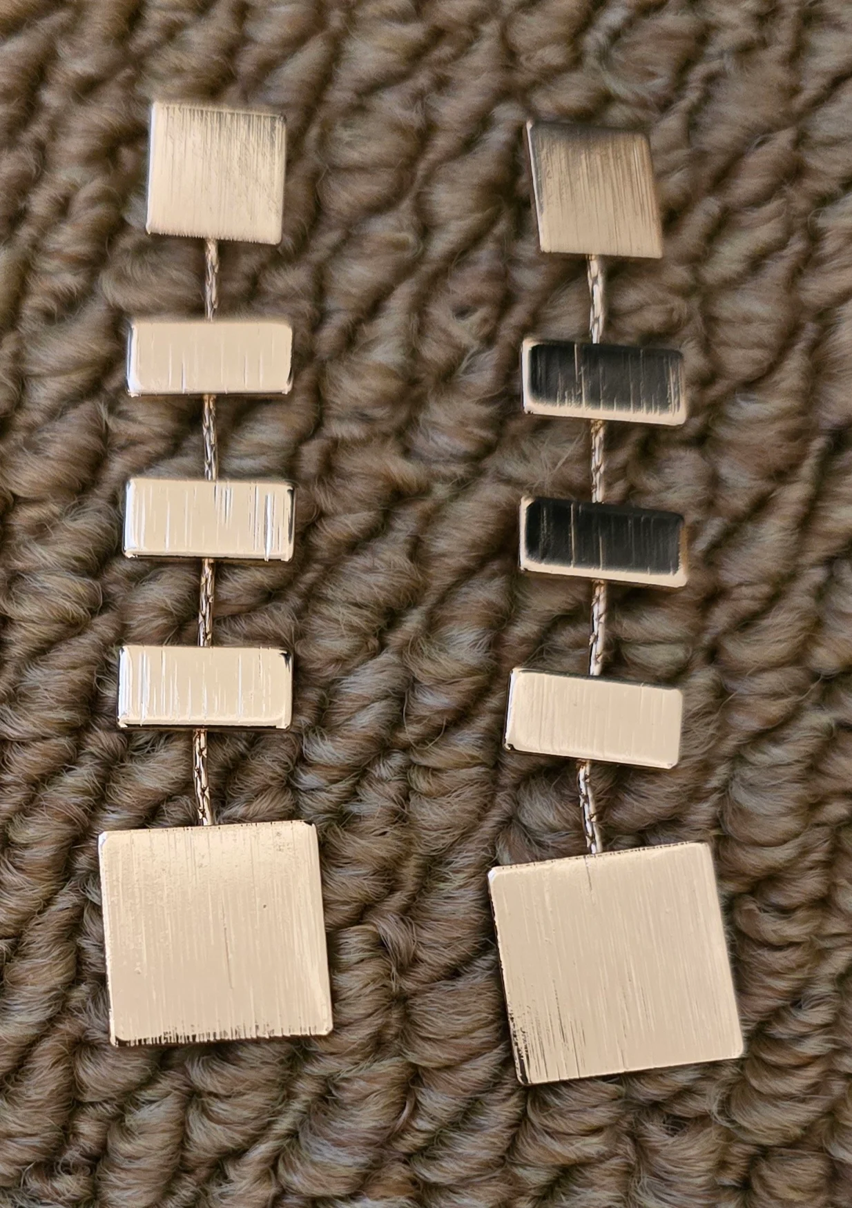 Stunning Square Design Gold Tone Earrings.