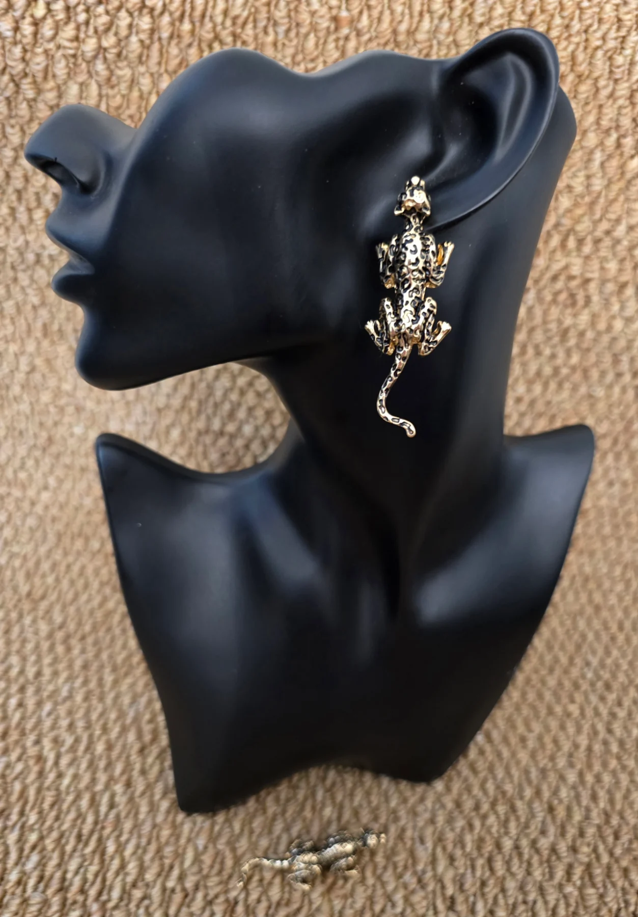 Stunning Leopard Design Gold & Black Tone Earrings.