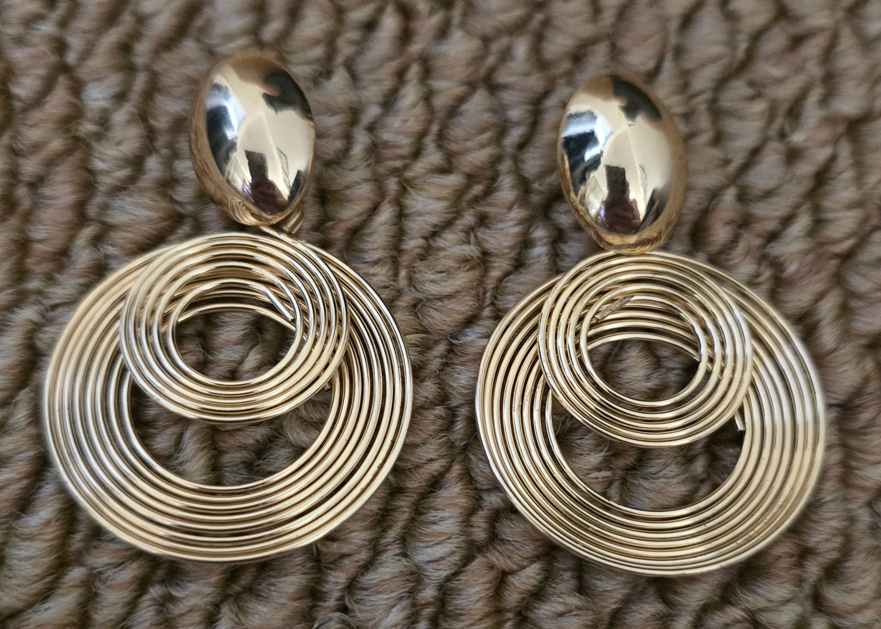 Gorgeous Gold Tone Circular Design Earrings