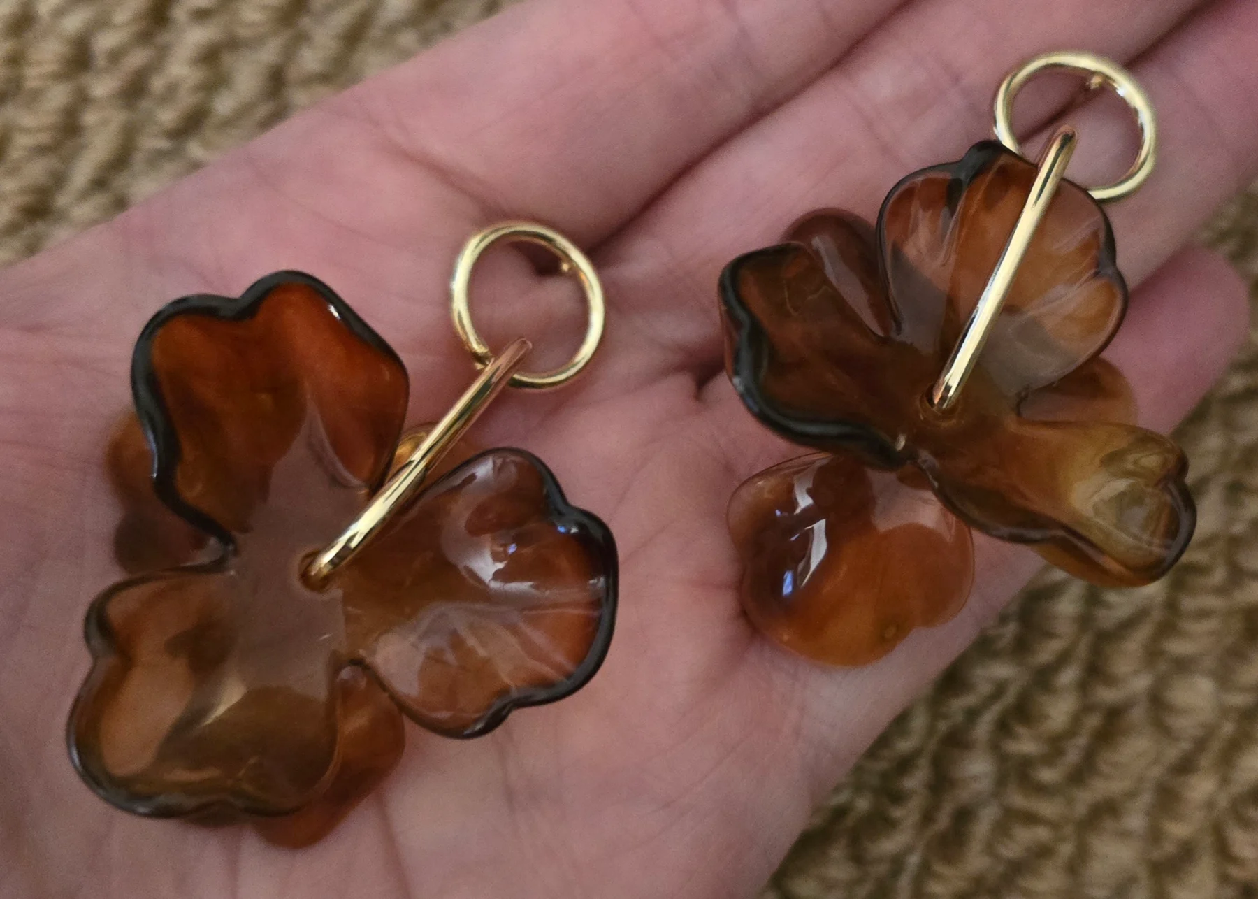 Gold & Brown Tone Floral Design Earrings.