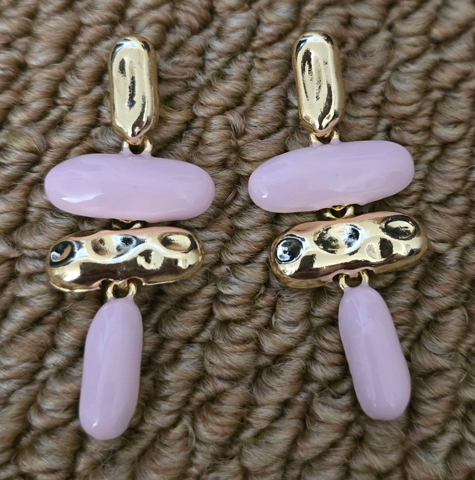 Stunning Pink & Gold Tone Earrings.