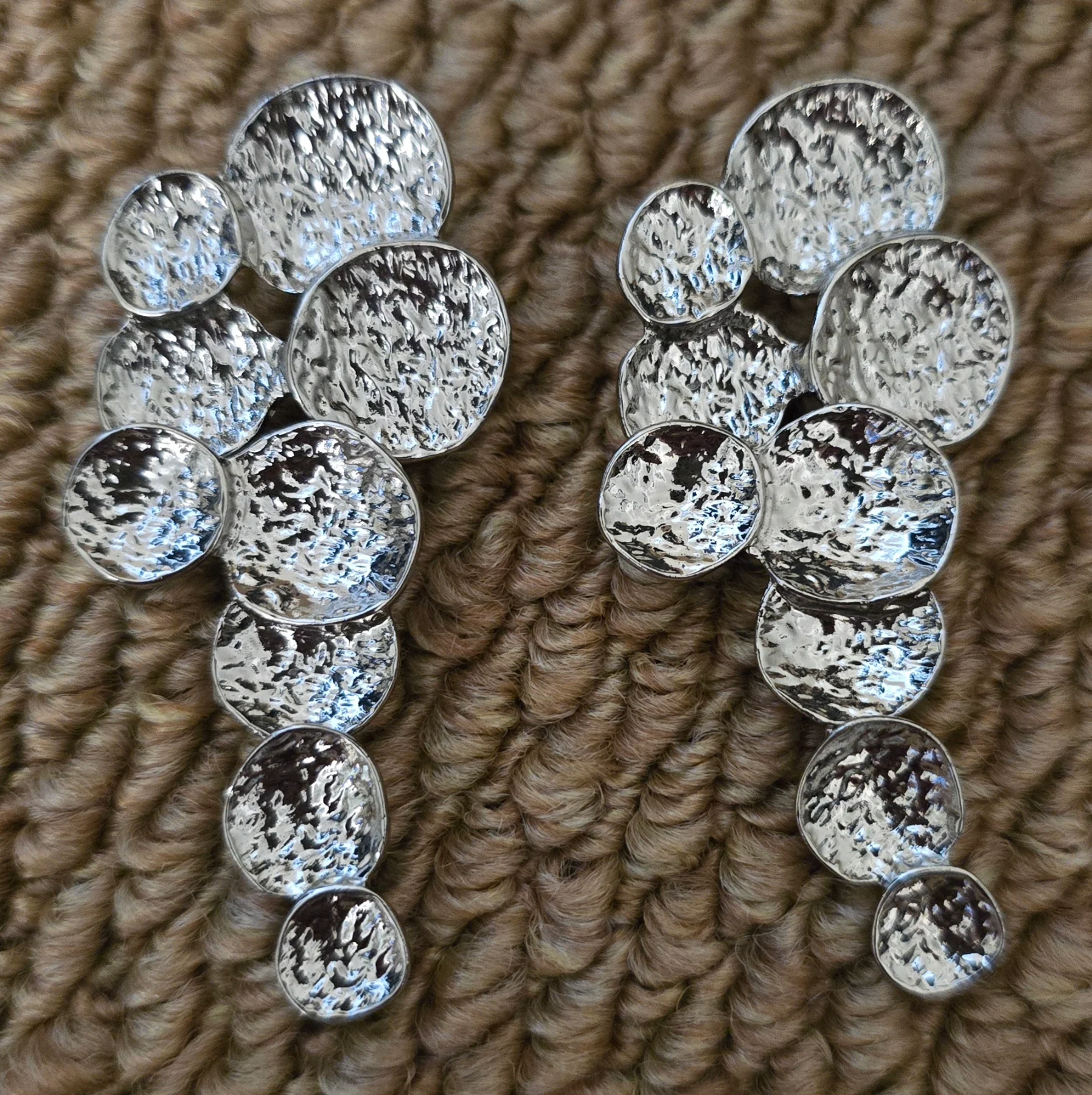 Stunning Modern Design Silver Tone Earrings.